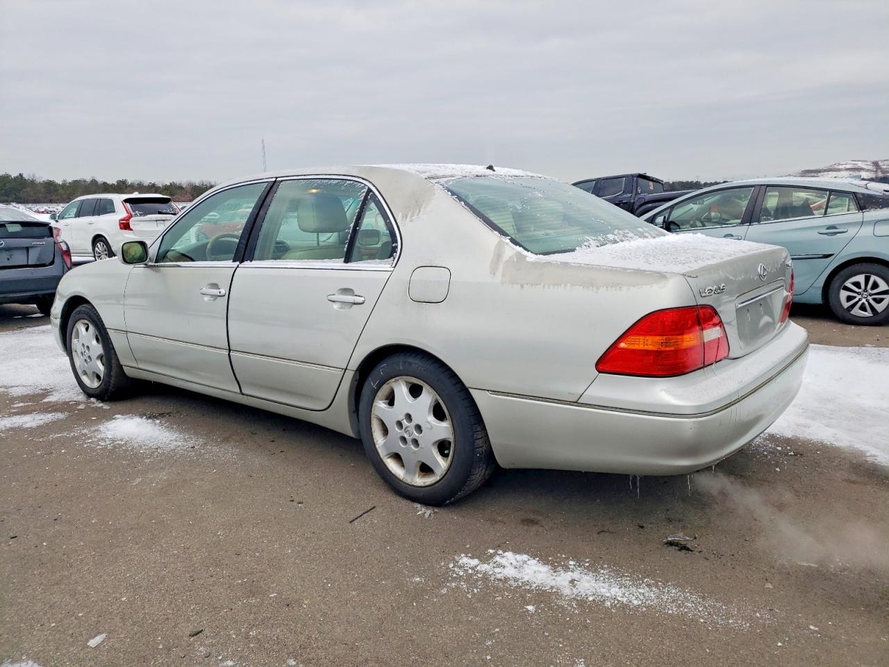 2001 LEXUS LS 430 photo 2