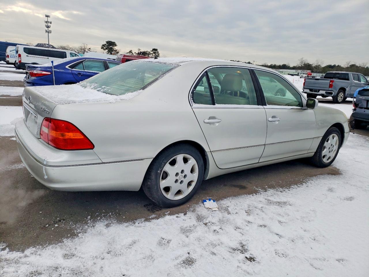 2001 LEXUS LS 430 photo 3