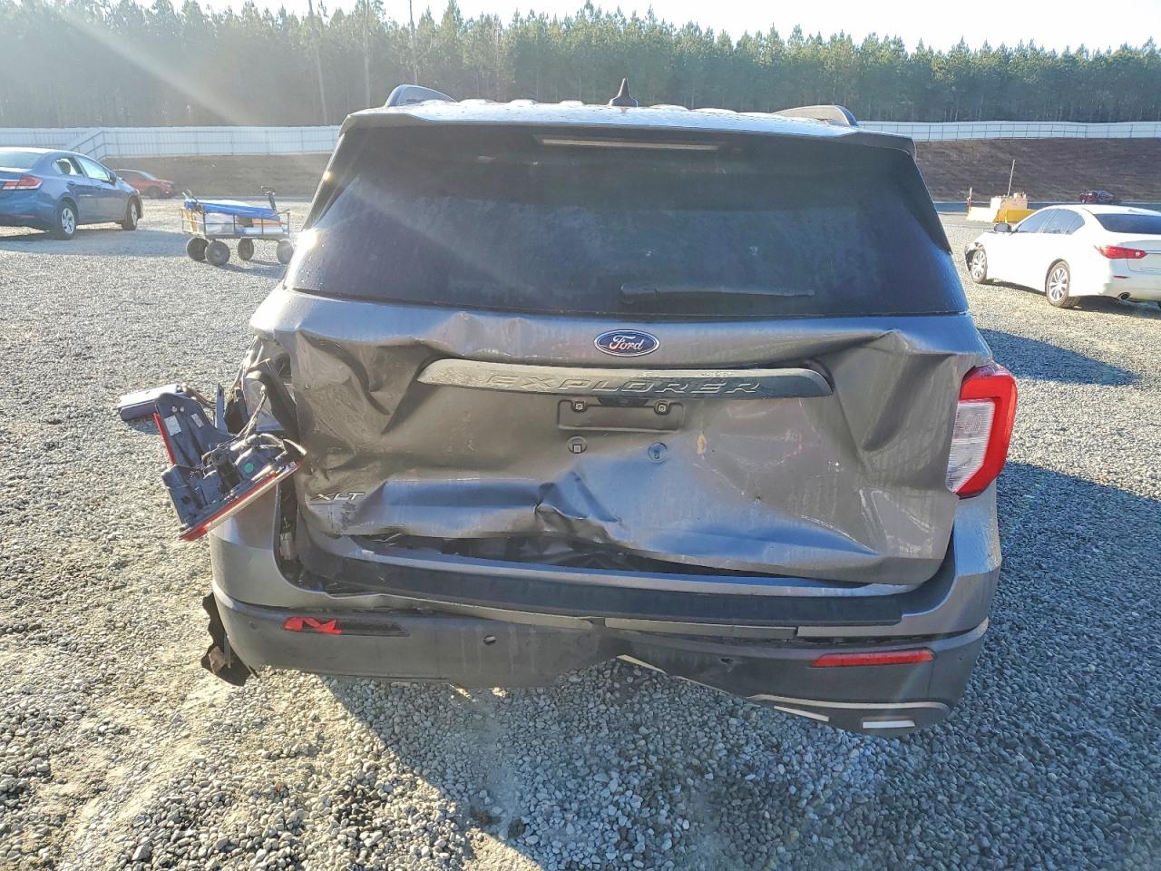 2023 FORD EXPLORER XLT photo 6