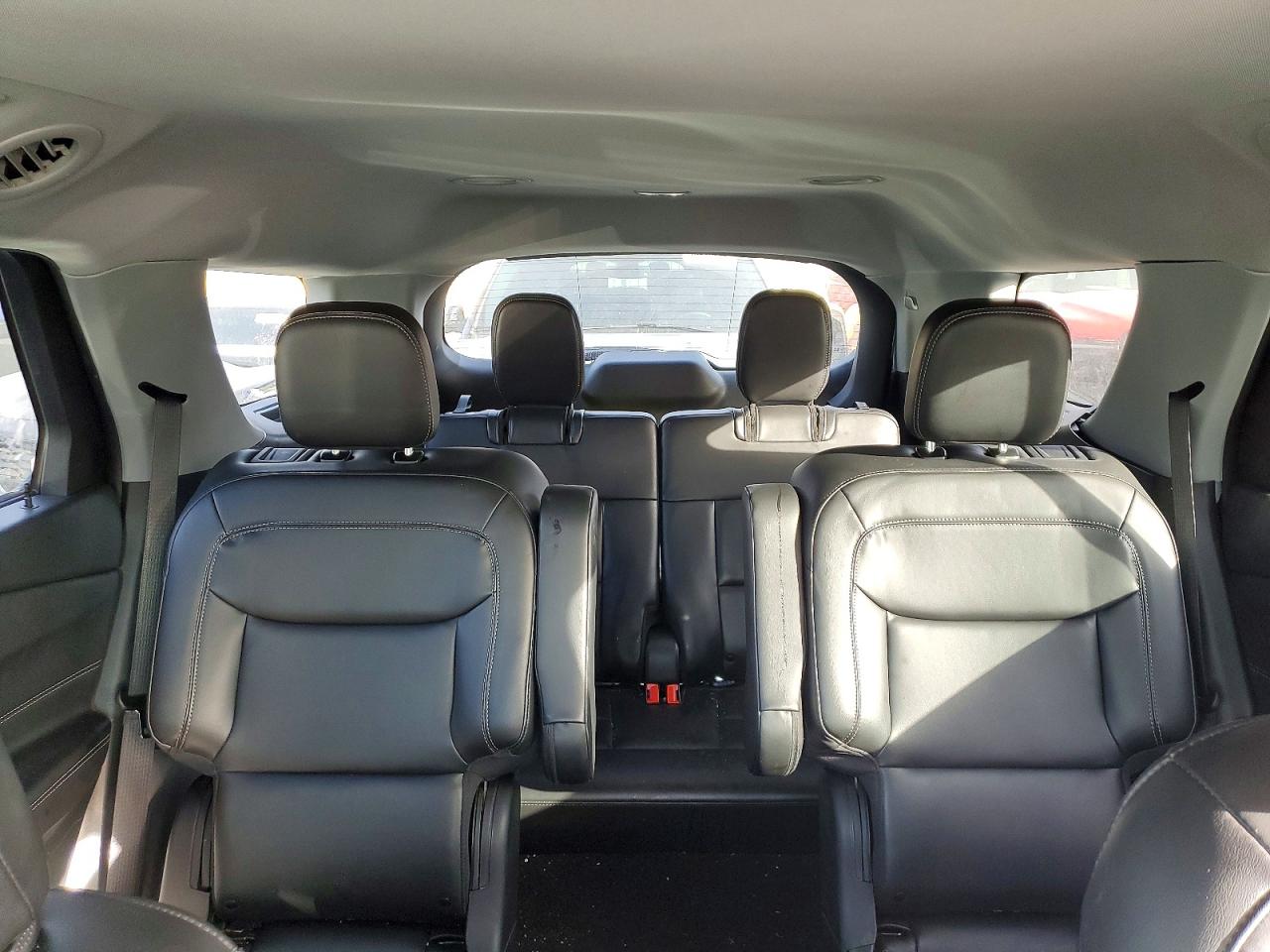 2023 FORD EXPLORER XLT photo 10