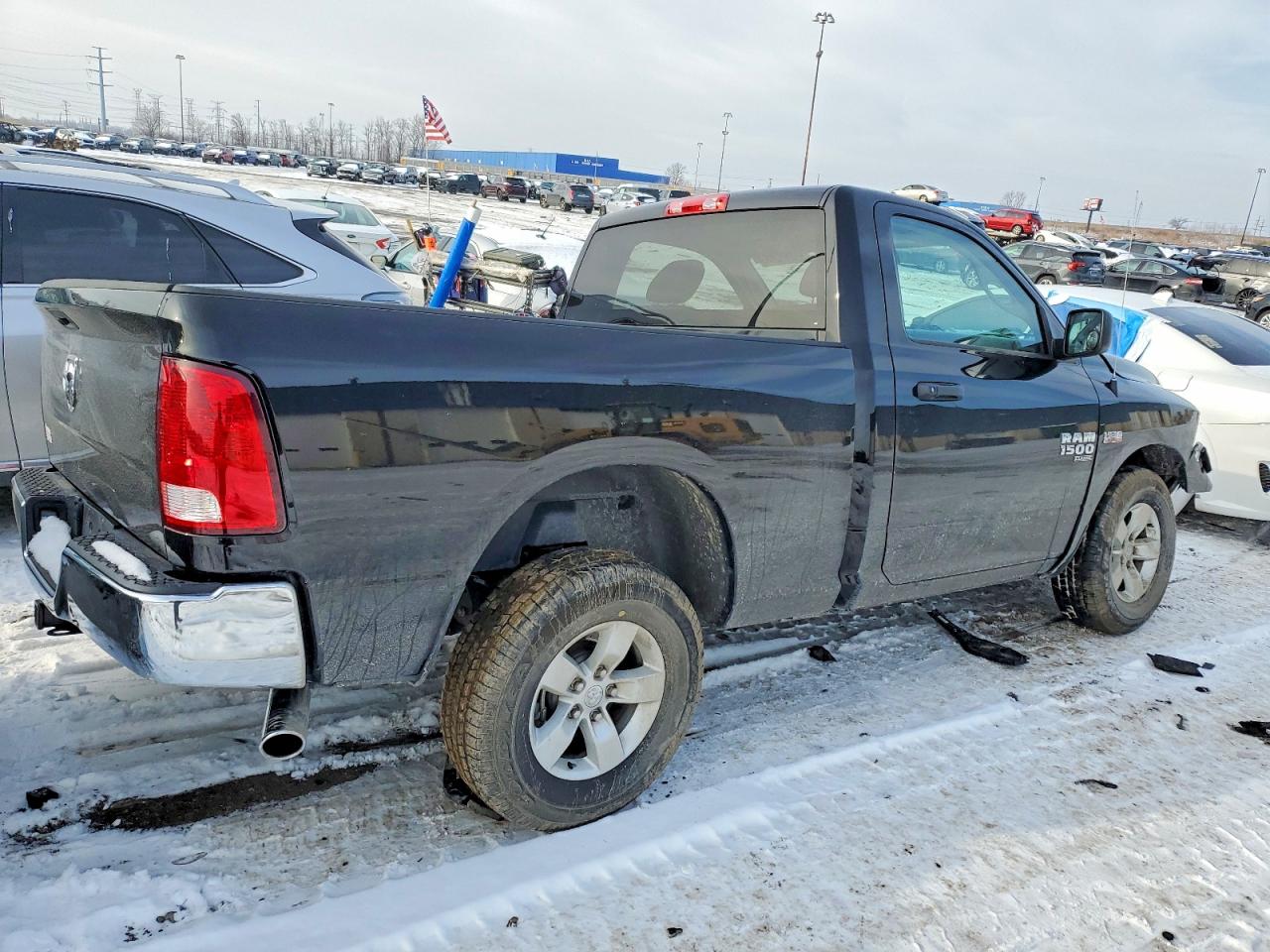 2019 RAM 1500 CLASSIC TRADESMAN photo 3