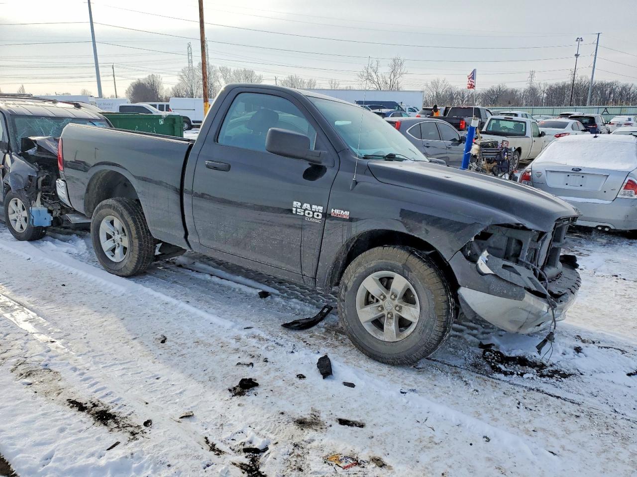 2019 RAM 1500 CLASSIC TRADESMAN photo 4