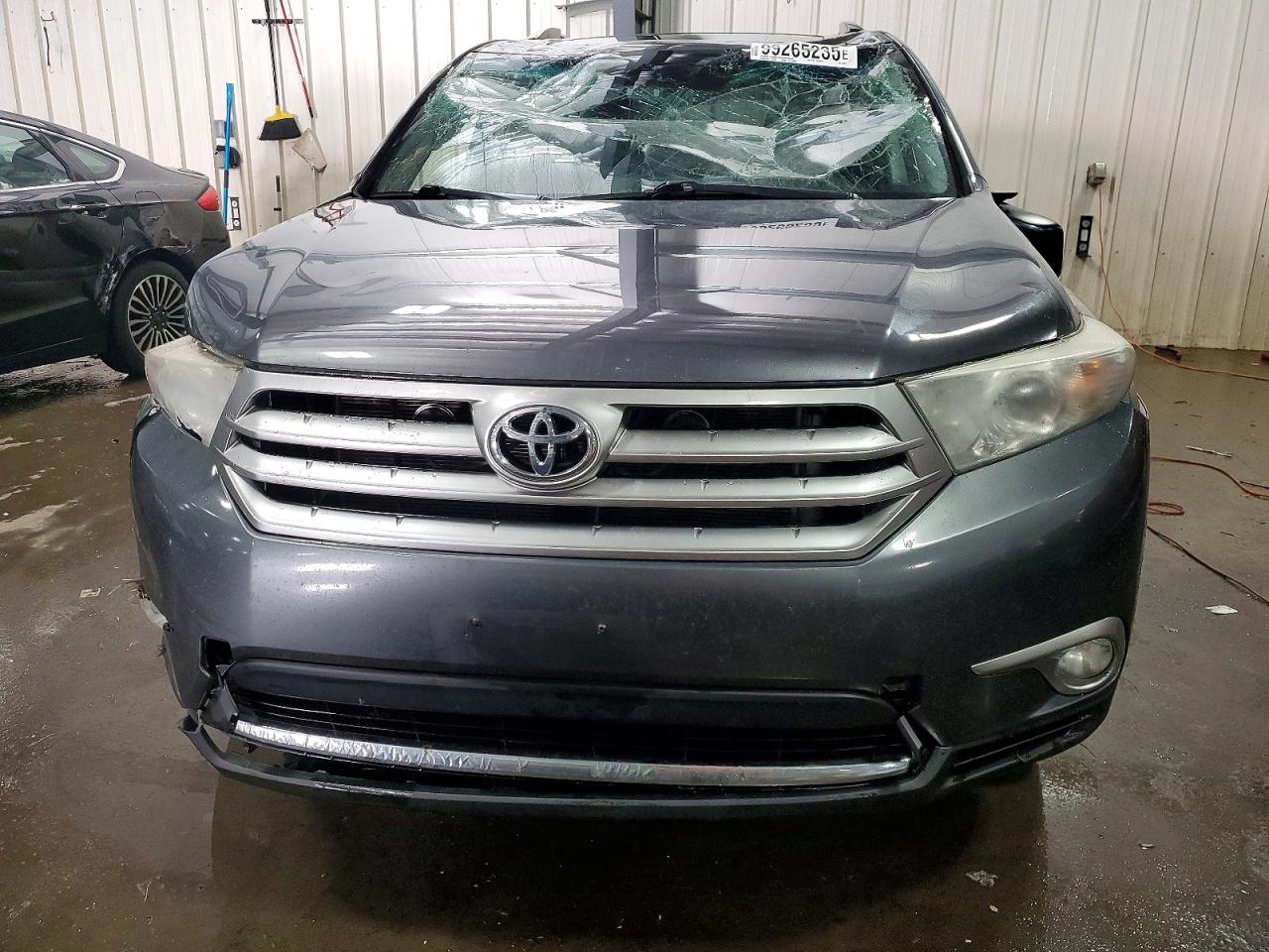 2011 TOYOTA HIGHLANDER LIMITED photo 5