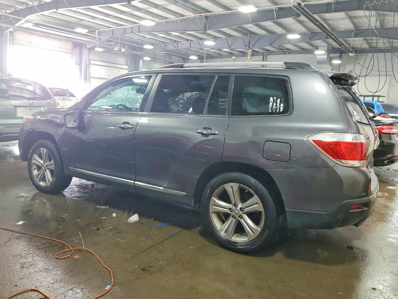 2011 TOYOTA HIGHLANDER LIMITED photo 2