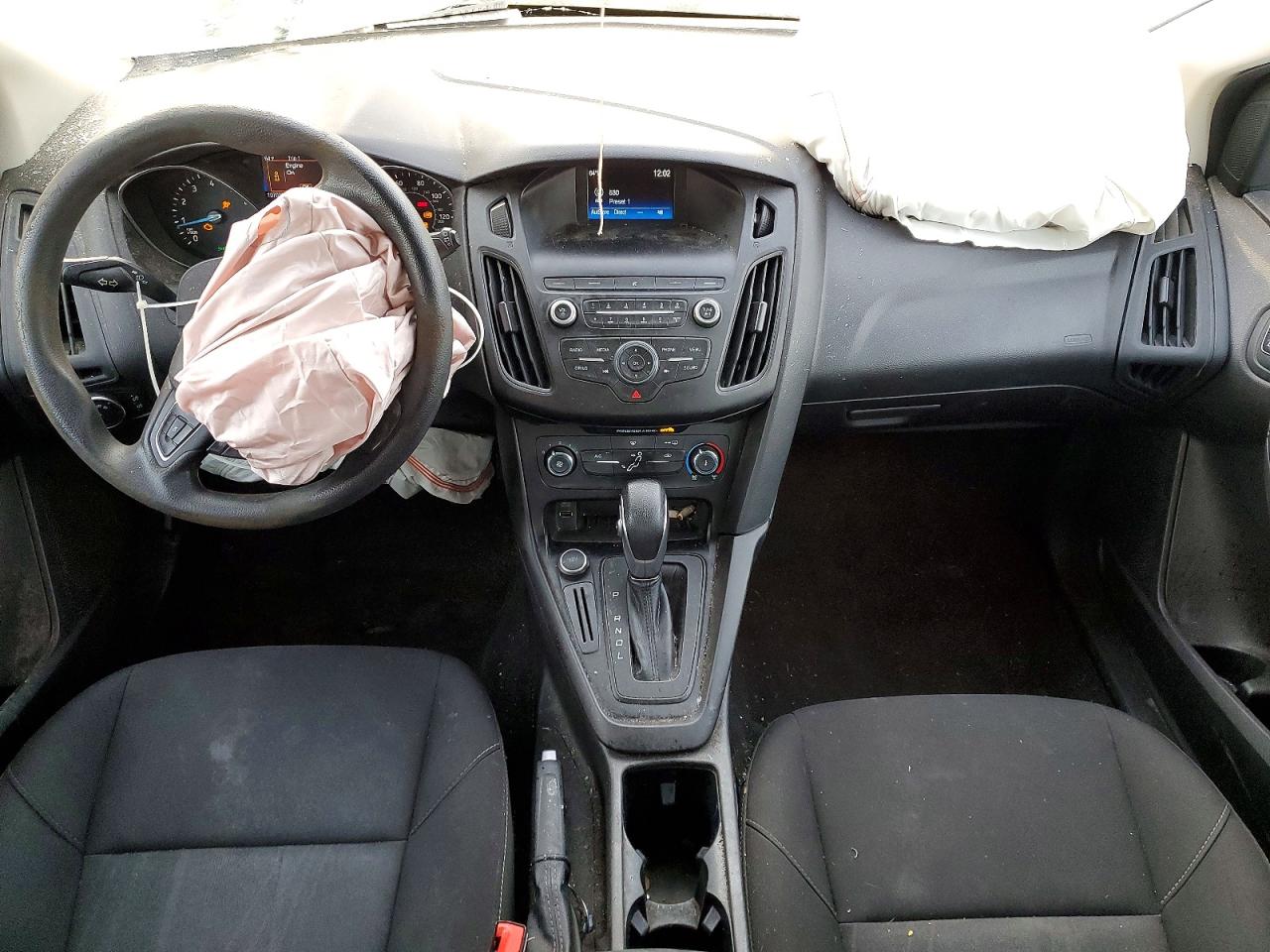 2018 FORD FOCUS SE photo 8