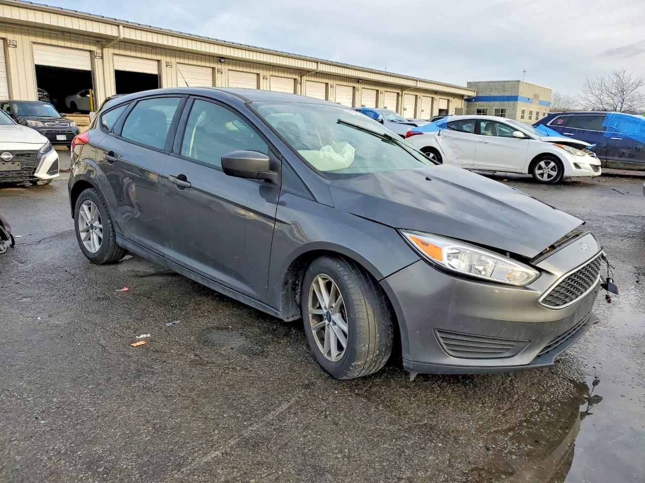 2018 FORD FOCUS SE photo 4