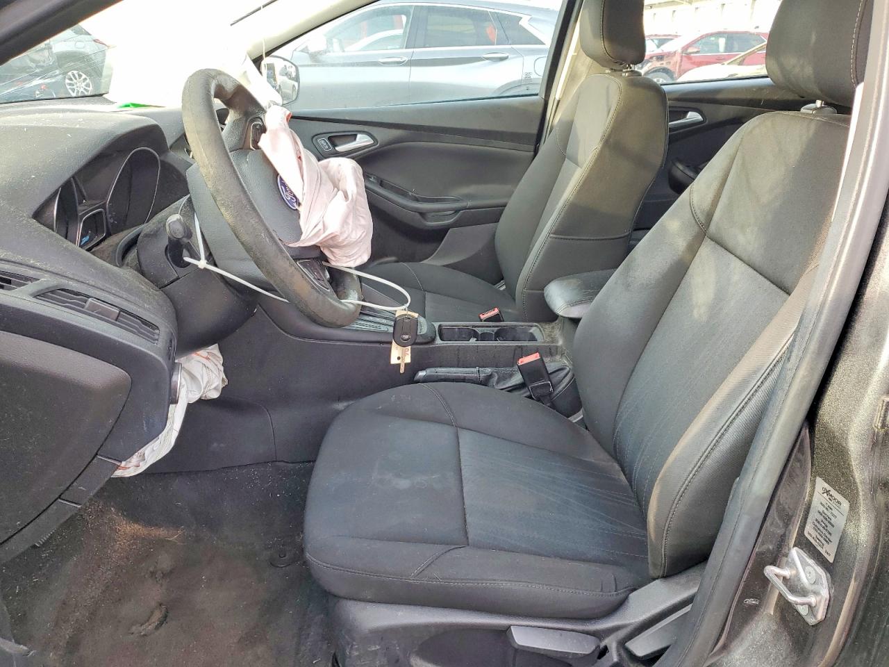 2018 FORD FOCUS SE photo 7
