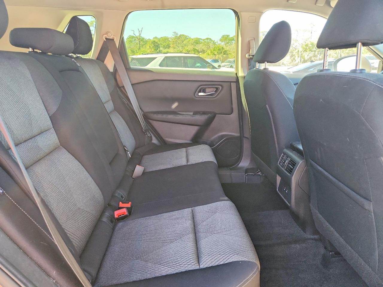 2024 NISSAN ROGUE SV photo 10