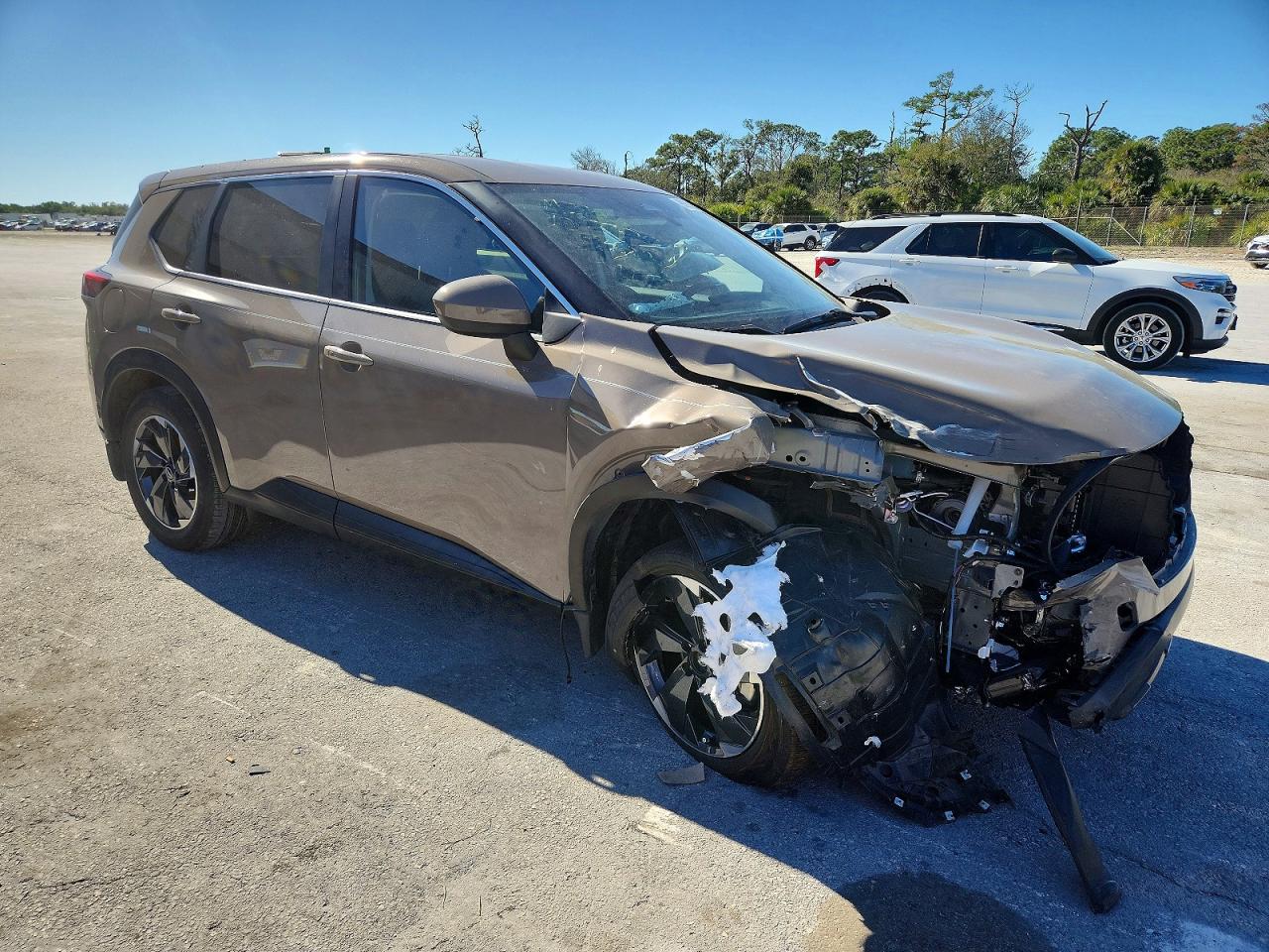 2024 NISSAN ROGUE SV photo 4