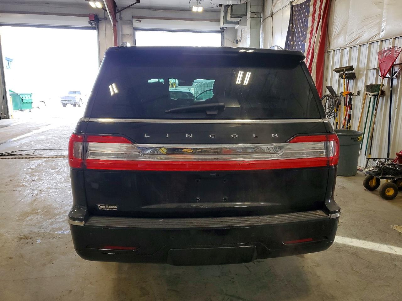 2018 LINCOLN NAVIGATOR L RESERVE photo 11