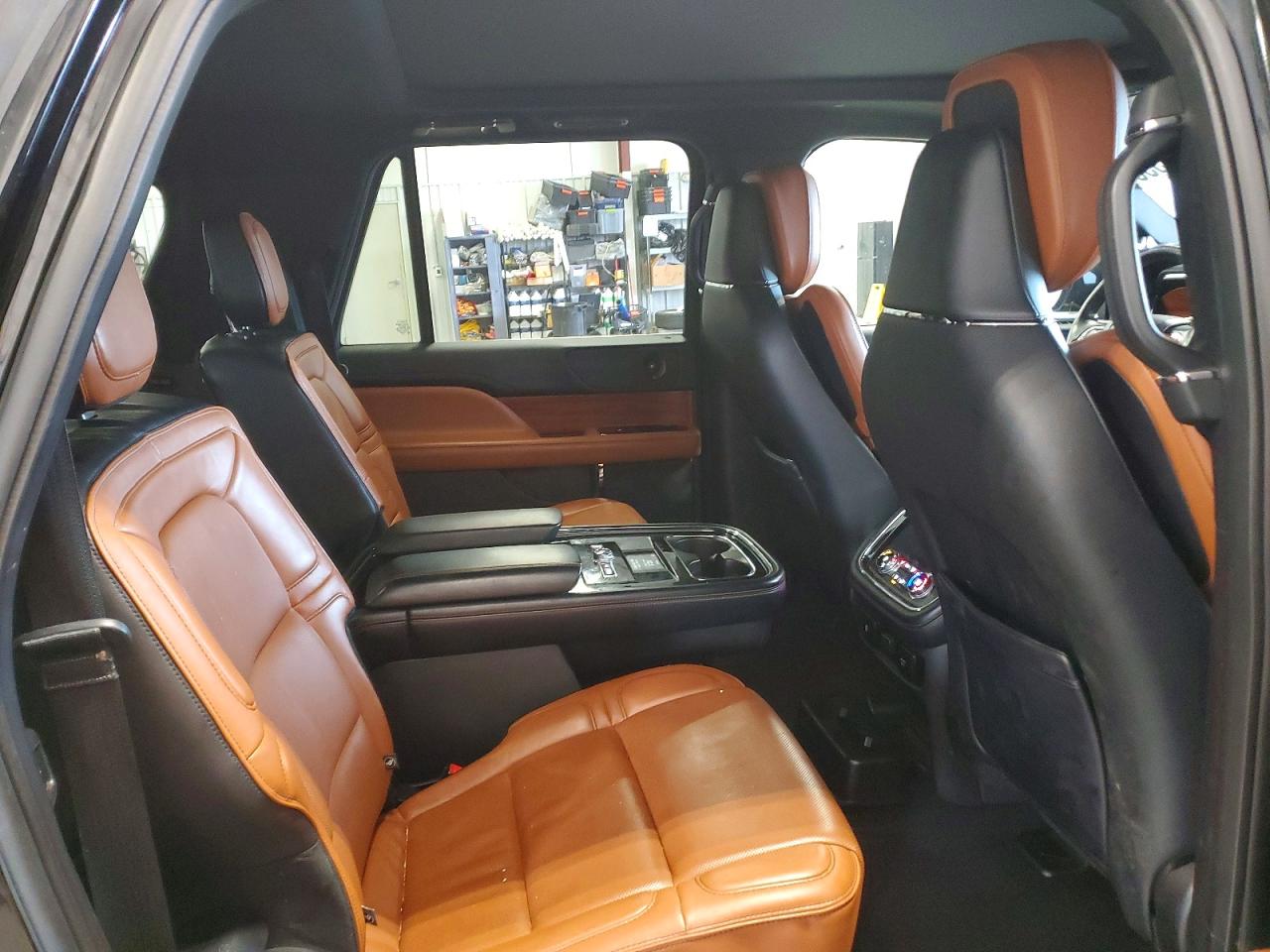 2018 LINCOLN NAVIGATOR L RESERVE photo 21