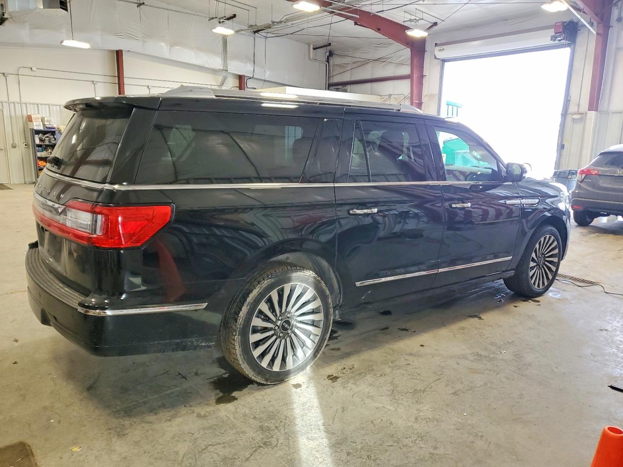 2018 LINCOLN NAVIGATOR L RESERVE photo 5