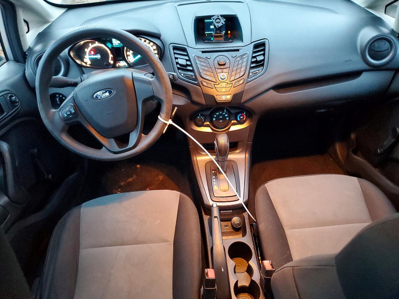 2015 FORD FIESTA S photo 8