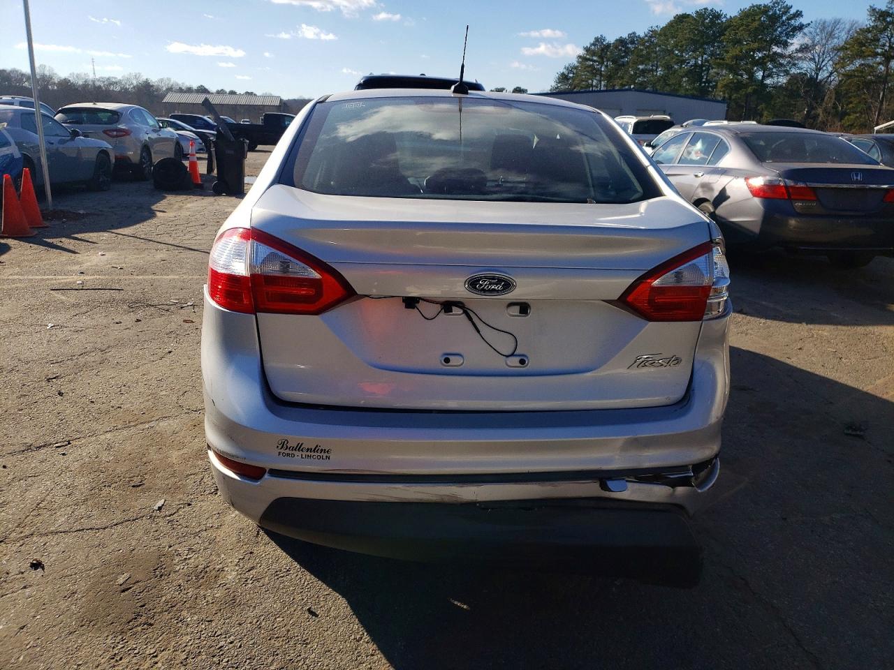 2015 FORD FIESTA S photo 6