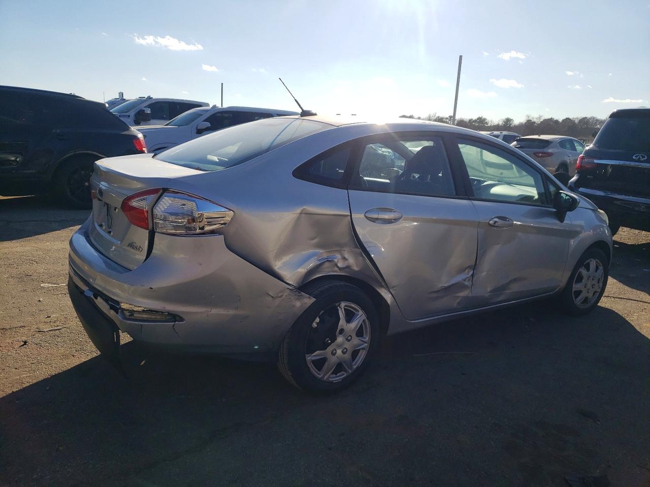 2015 FORD FIESTA S photo 3