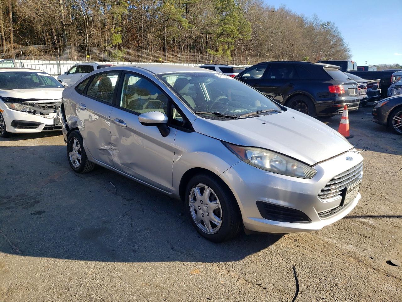 2015 FORD FIESTA S photo 4
