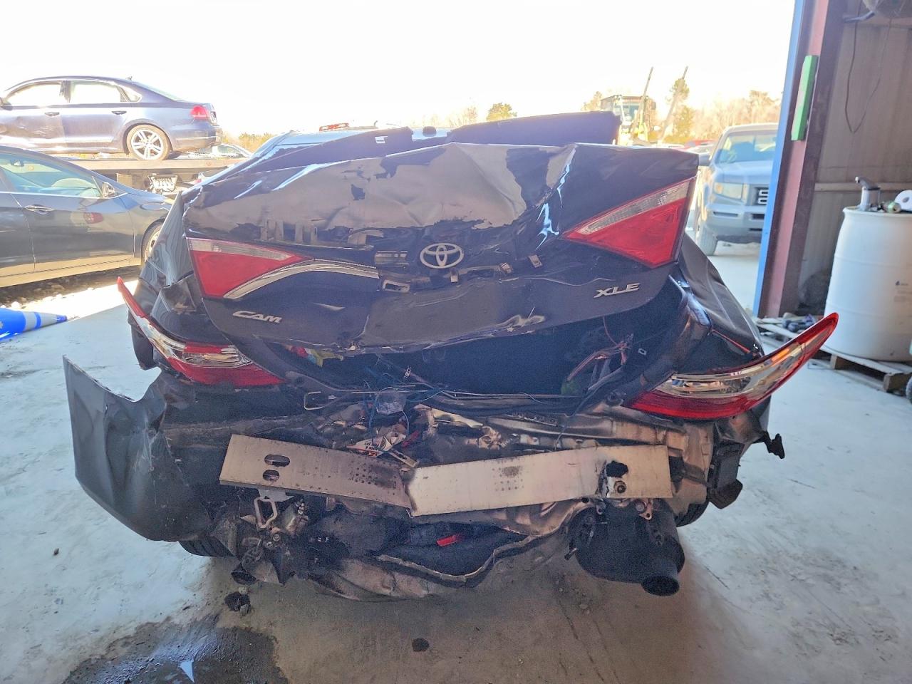 2016 TOYOTA CAMRY XSE photo 6