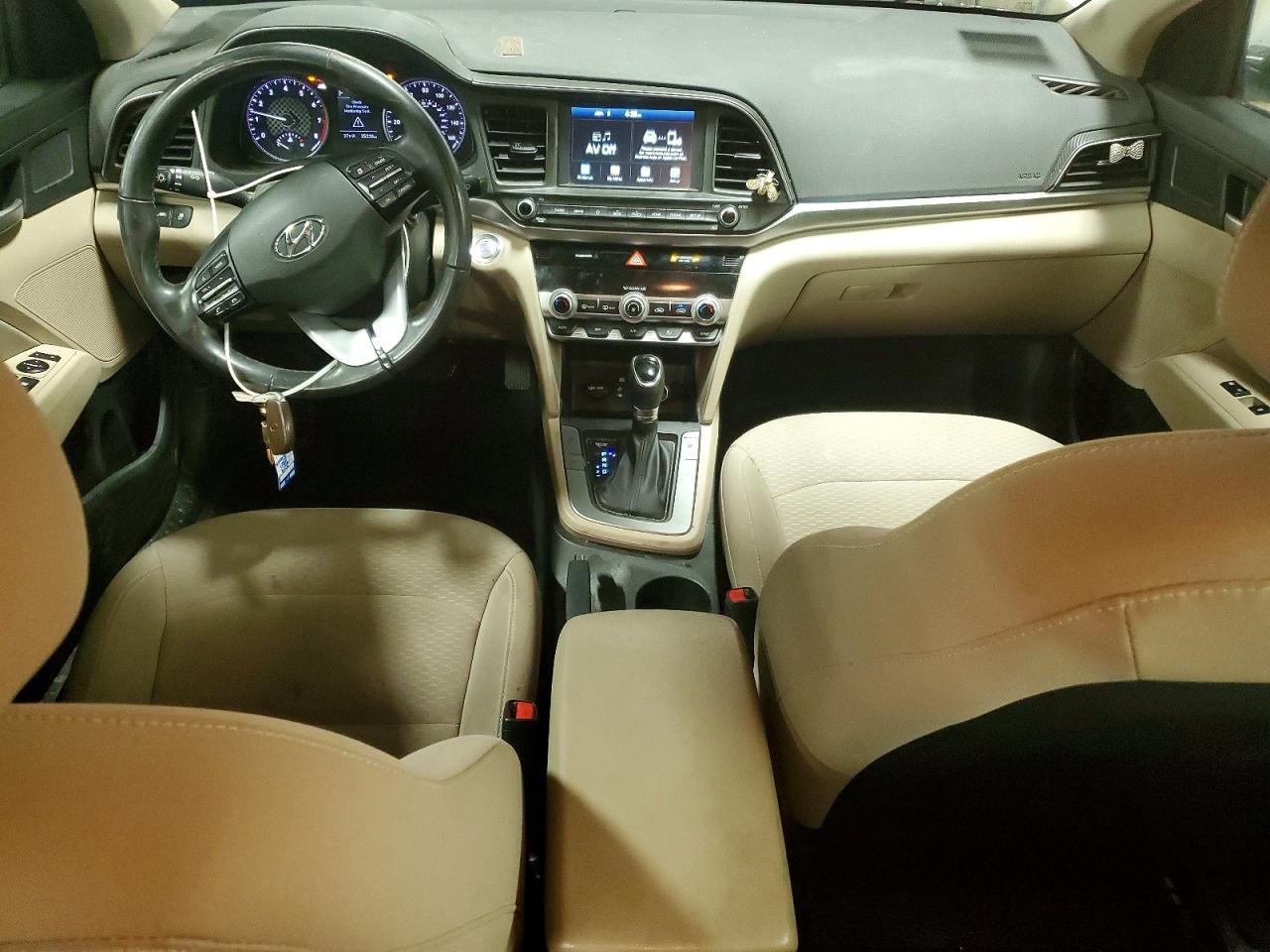 2019 HYUNDAI ELANTRA SEL photo 8