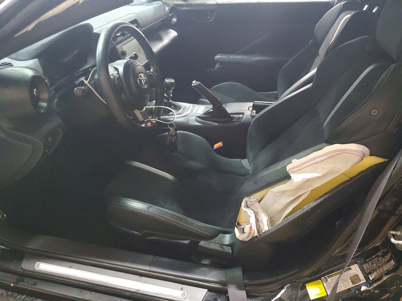 2023 TOYOTA GR 86 PREMIUM photo 19