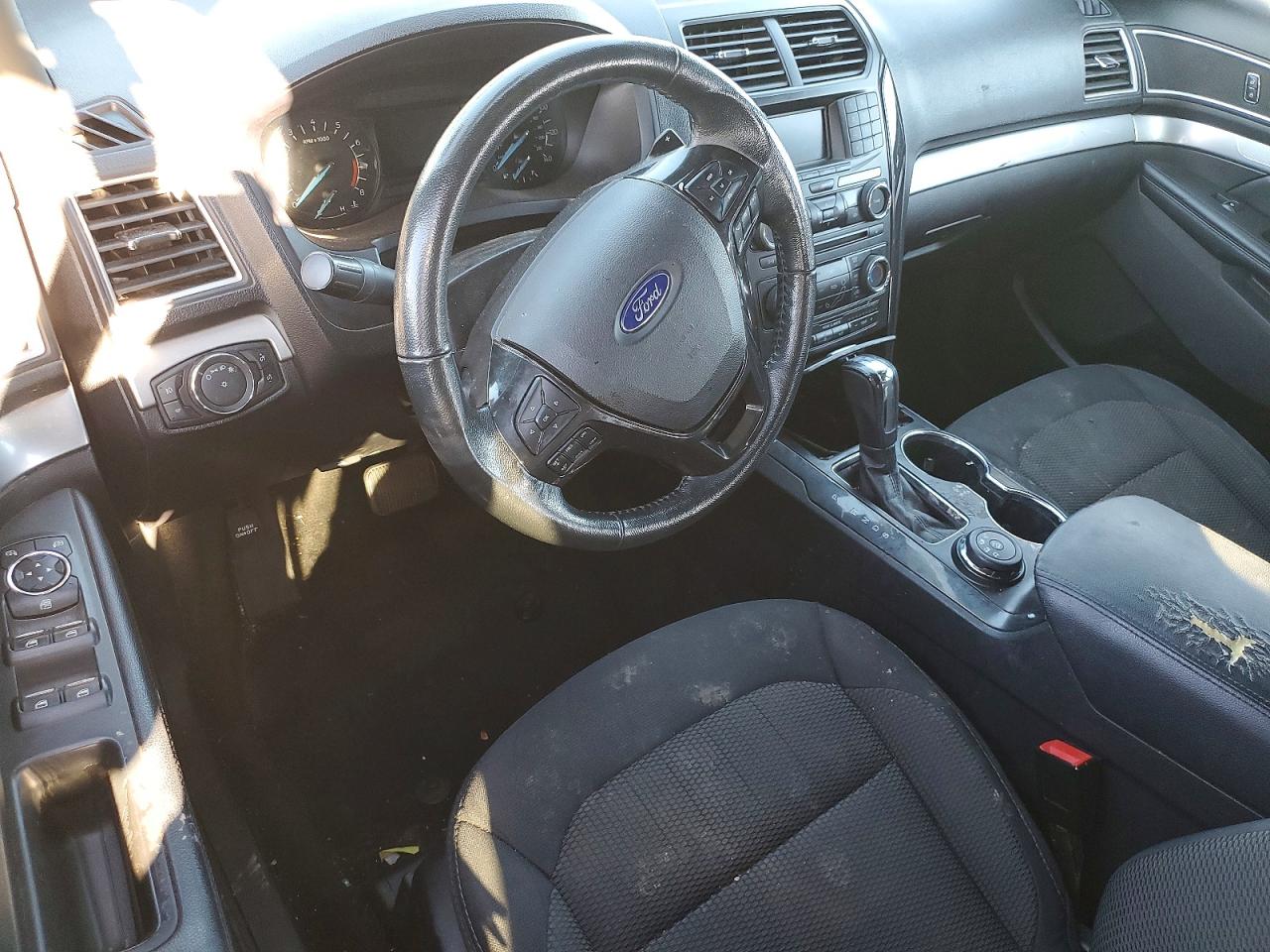 2017 FORD EXPLORER XLT photo 8
