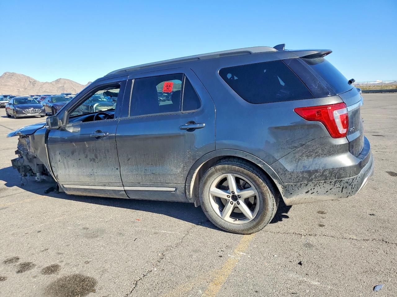 2017 FORD EXPLORER XLT photo 2