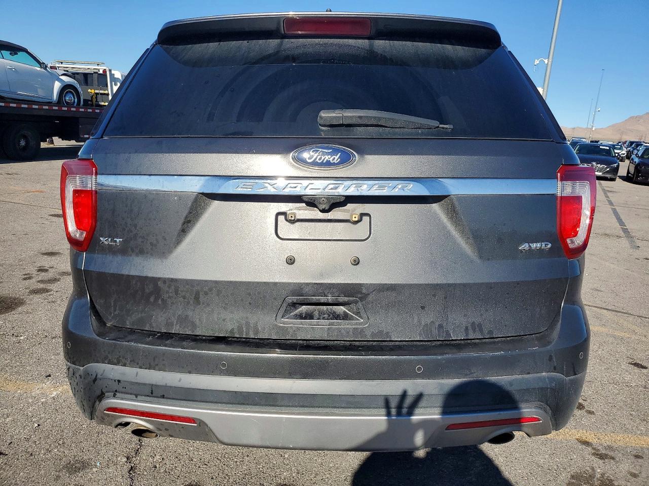 2017 FORD EXPLORER XLT photo 6