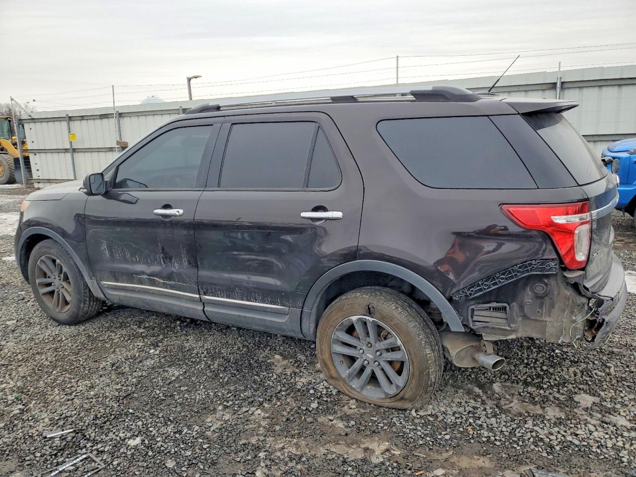 2013 FORD EXPLORER XLT photo 2