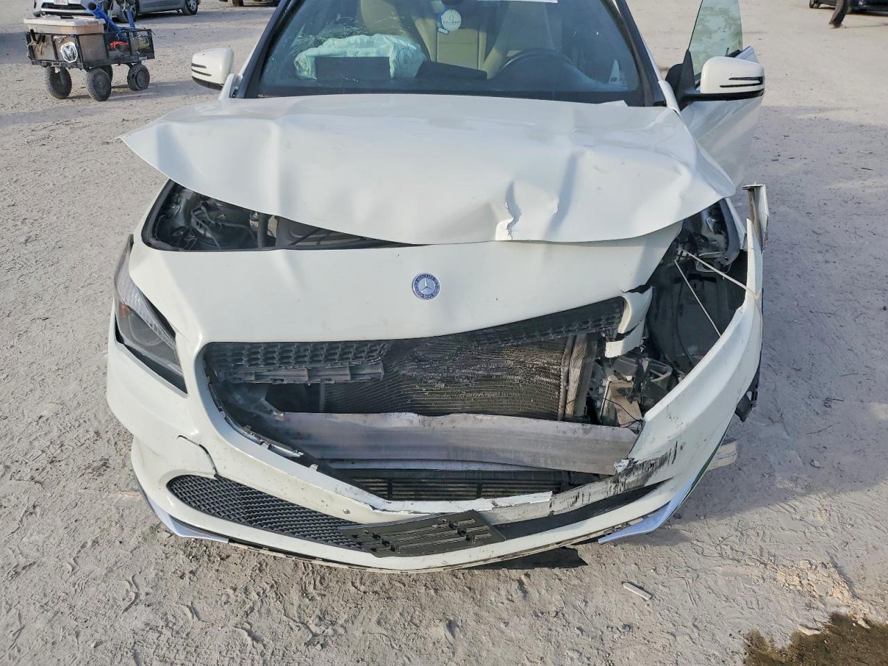 2018 MERCEDES-BENZ CLA 250 4MATIC photo 11