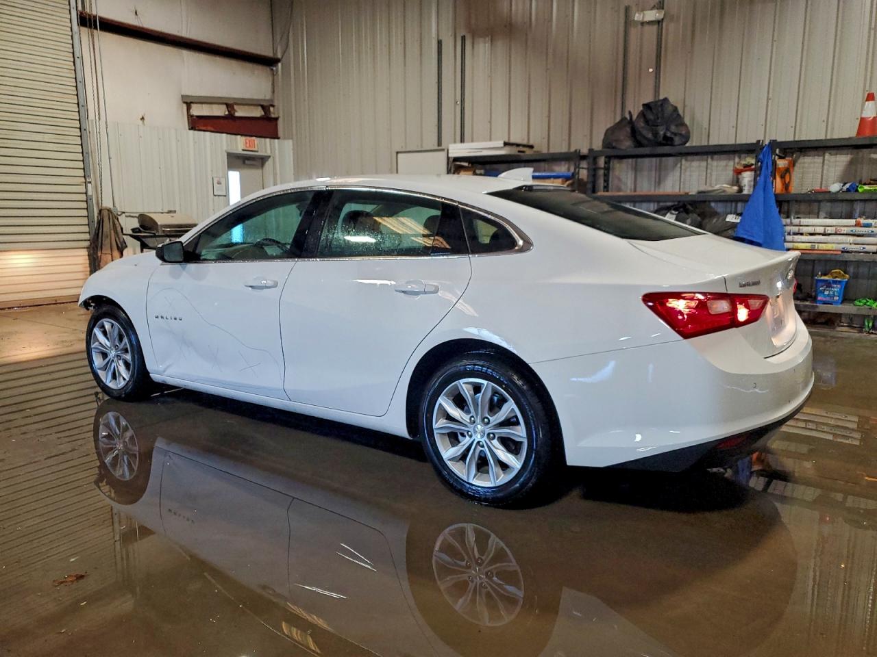 2025 CHEVROLET MALIBU LT photo 2