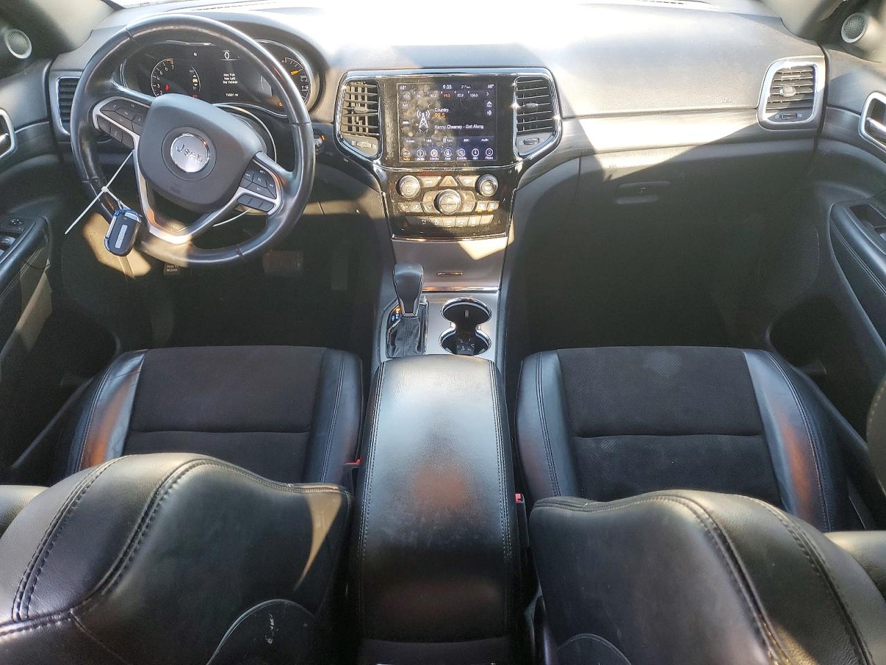 2019 JEEP GRAND CHEROKEE LAREDO photo 8