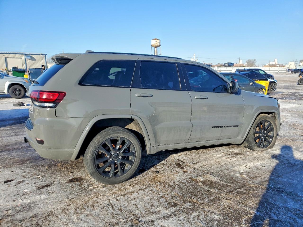 2019 JEEP GRAND CHEROKEE LAREDO photo 3