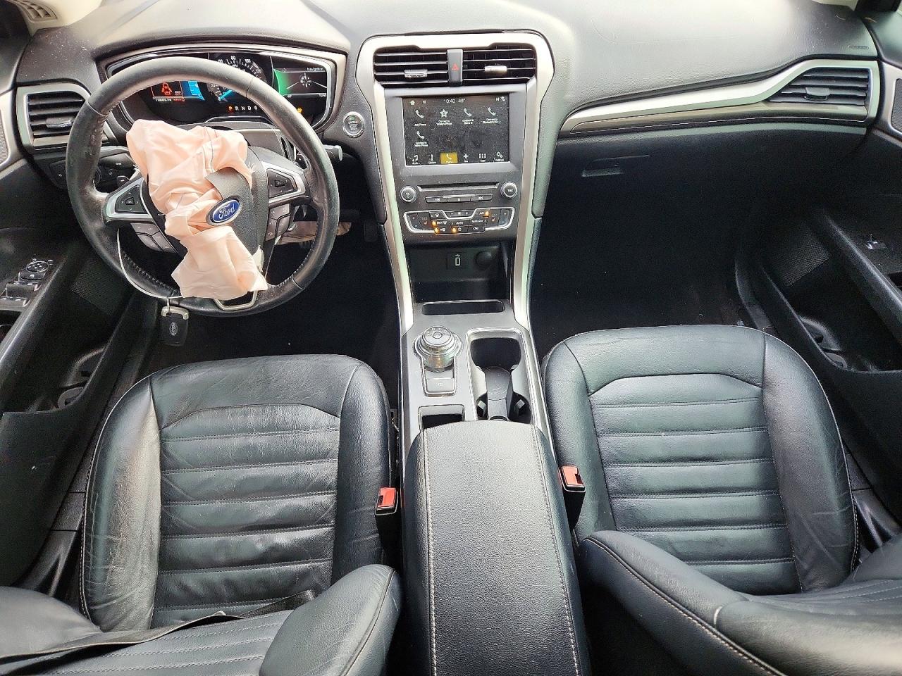 2017 FORD FUSION SE photo 8