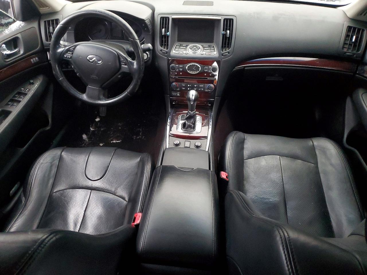 2013 INFINITI G37 photo 8