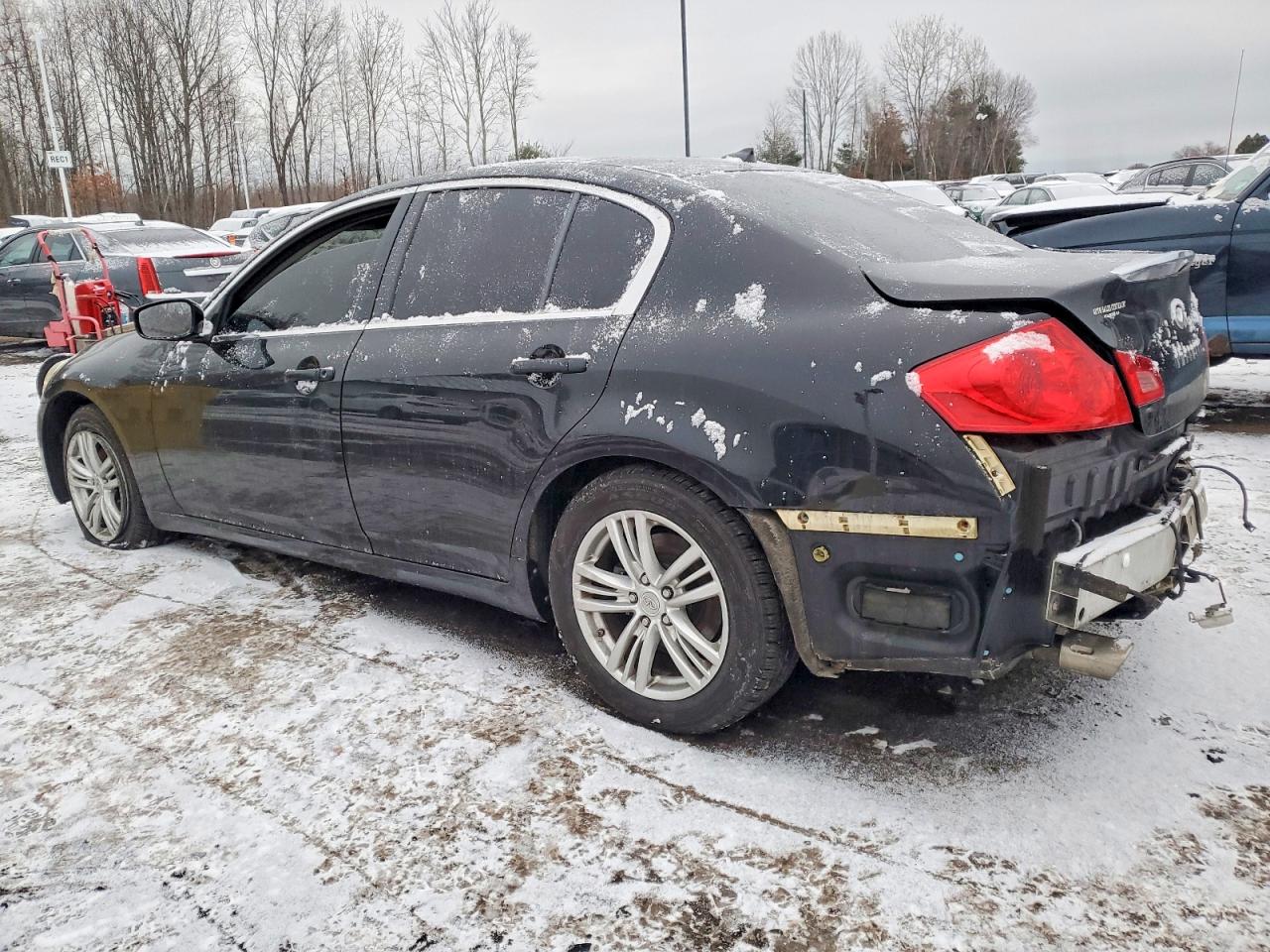 2013 INFINITI G37 photo 2