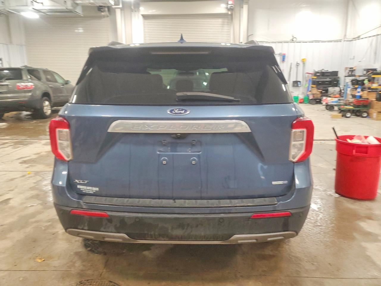 2020 FORD EXPLORER XLT photo 6