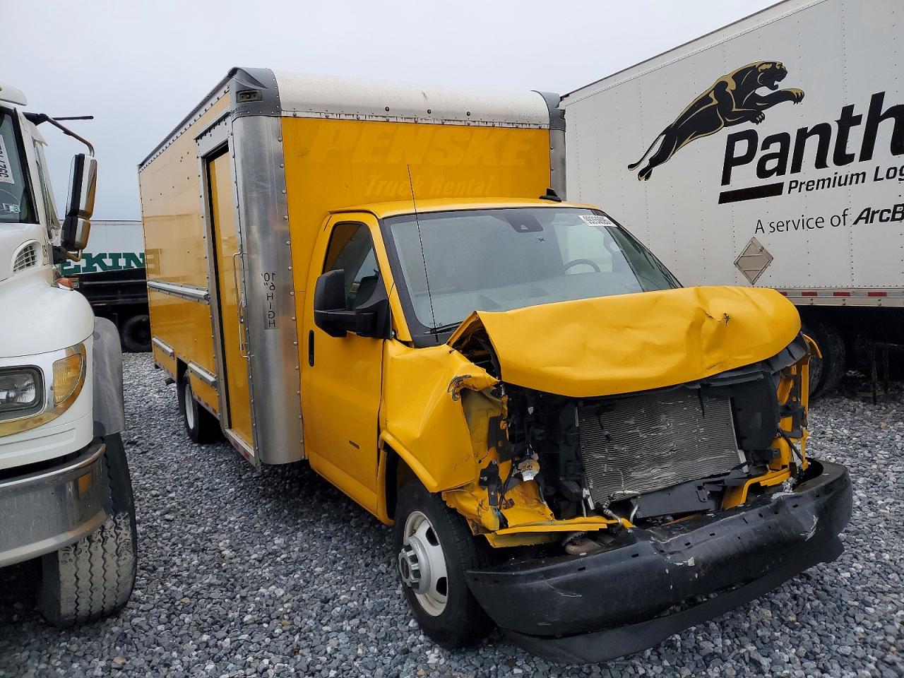 2022 GMC SAVANA CUTAWAY G3500 photo 4