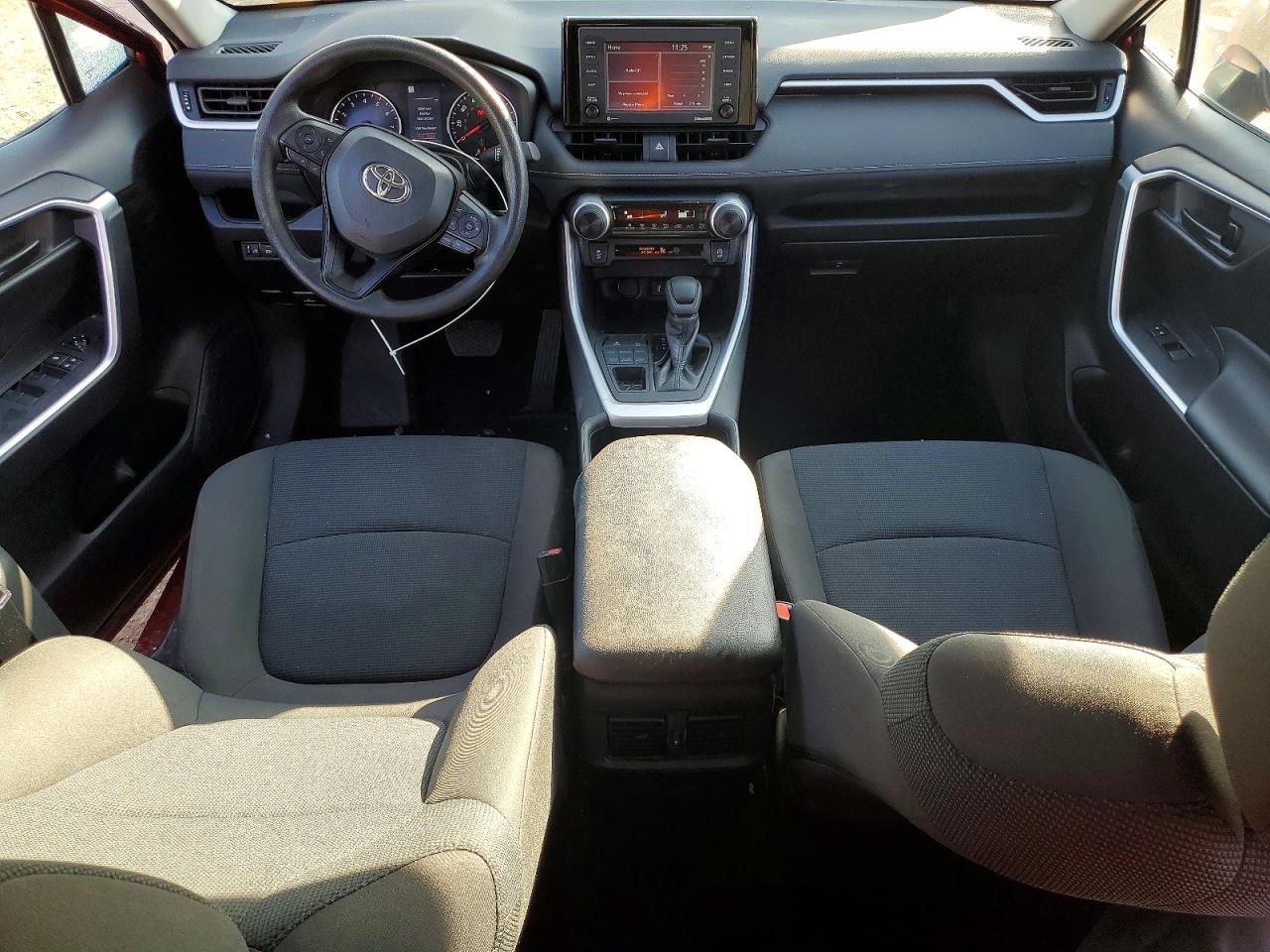 2022 TOYOTA RAV4 LE photo 8