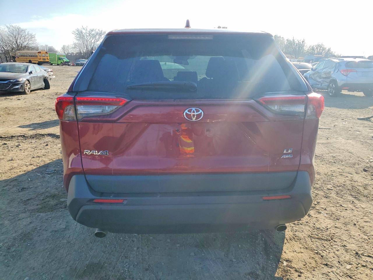 2022 TOYOTA RAV4 LE photo 6