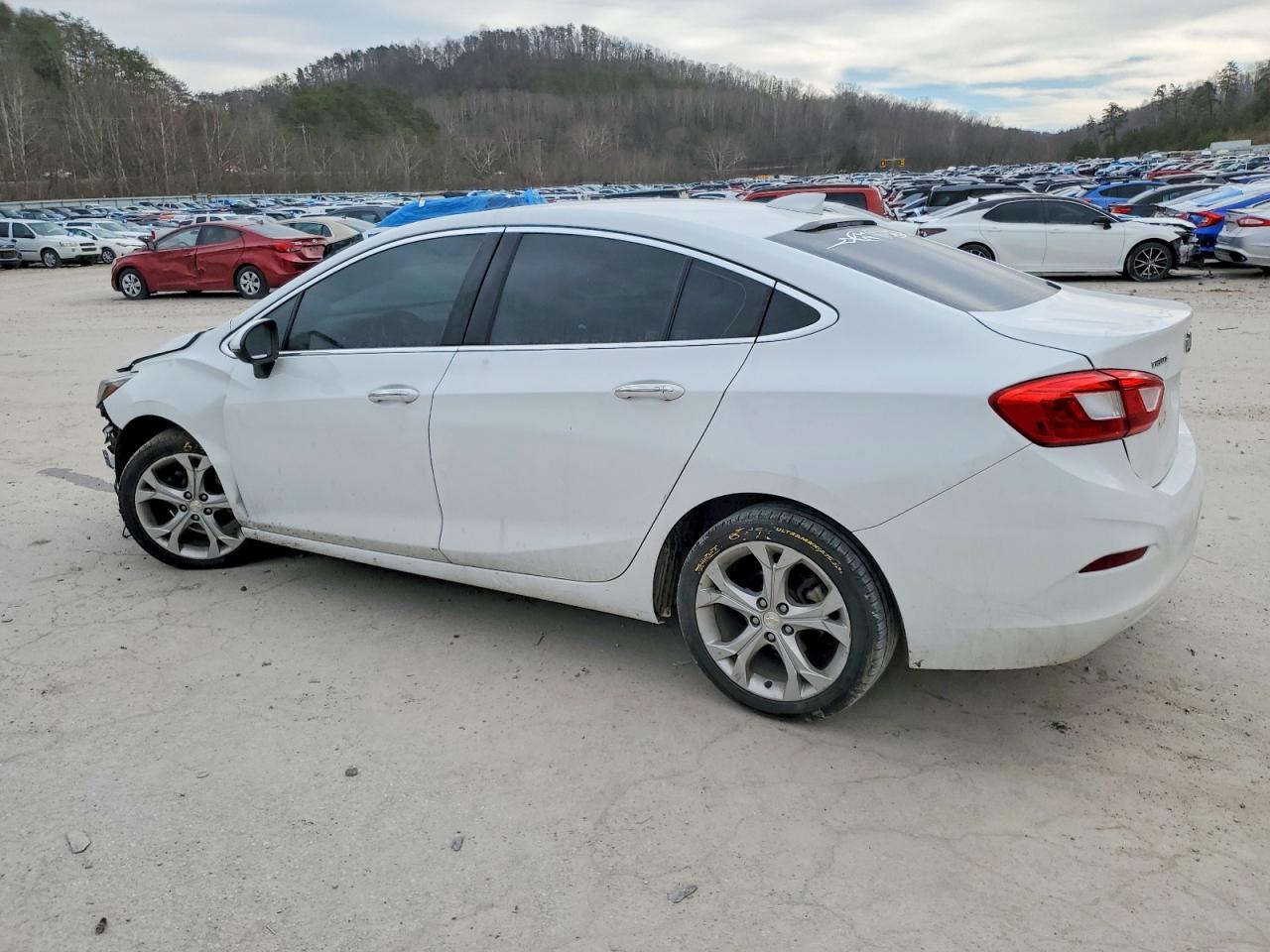 2017 CHEVROLET CRUZE PREMIER photo 2