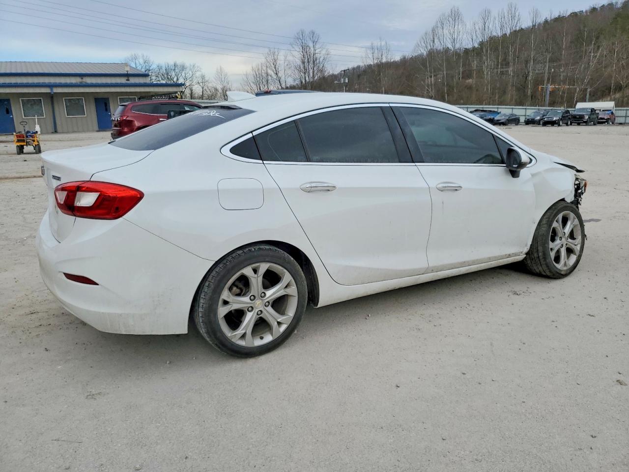 2017 CHEVROLET CRUZE PREMIER photo 3