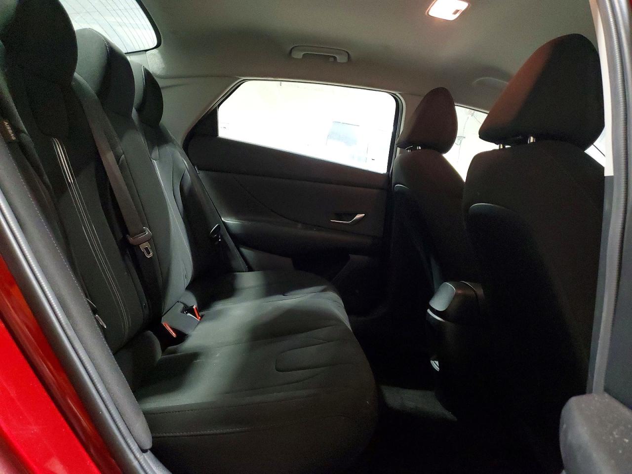 2024 HYUNDAI ELANTRA SEL photo 10