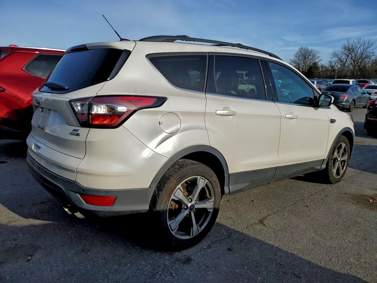 2017 FORD ESCAPE SE photo 5
