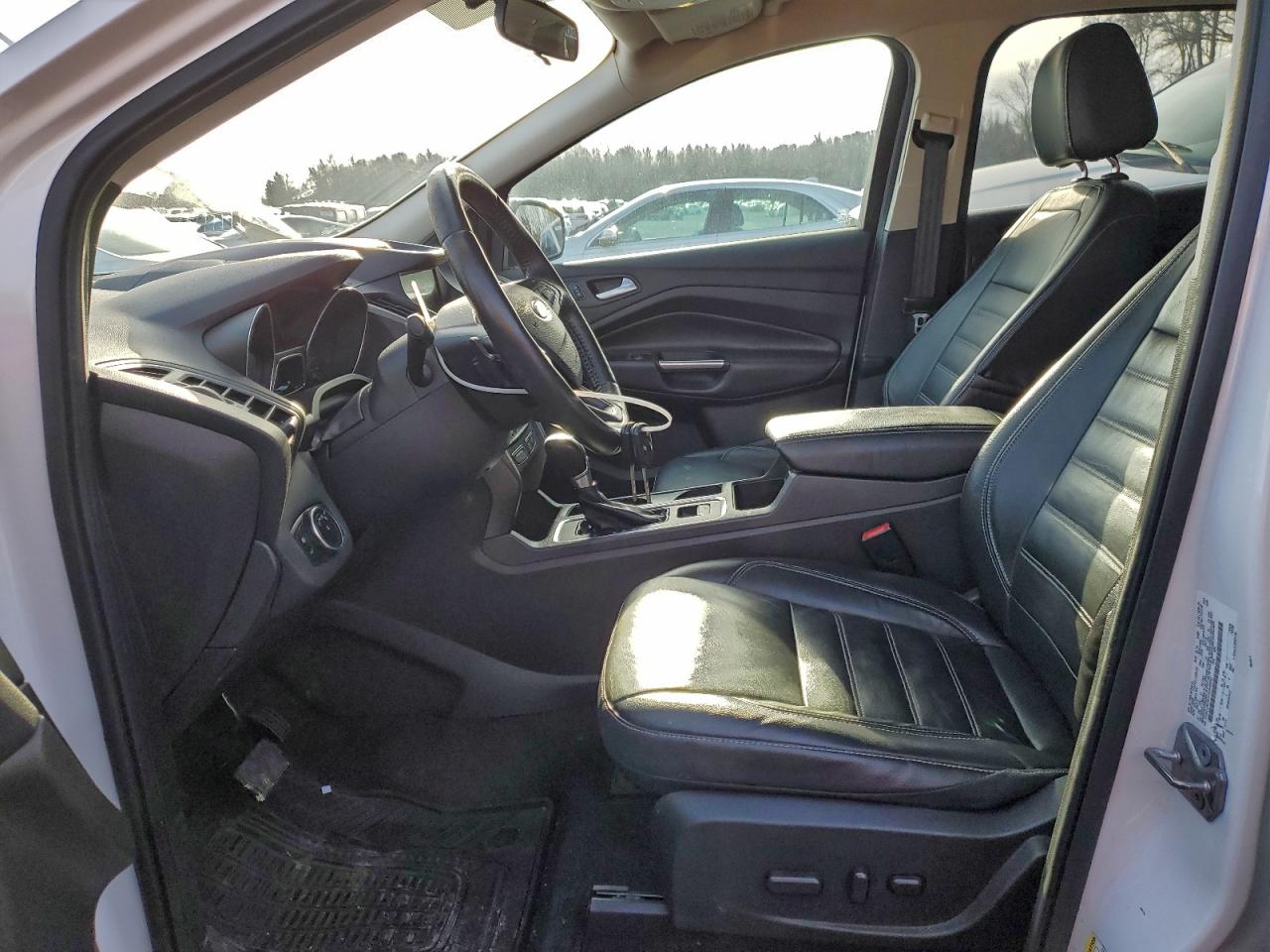 2017 FORD ESCAPE SE photo 13