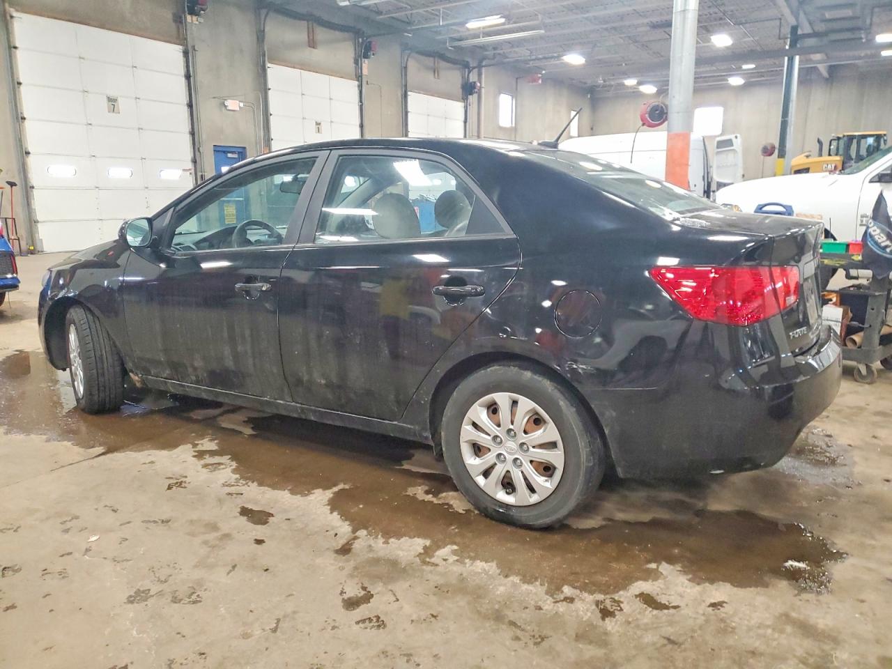 2010 KIA FORTE LX photo 2