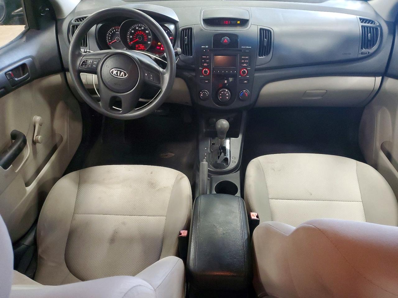 2010 KIA FORTE LX photo 8