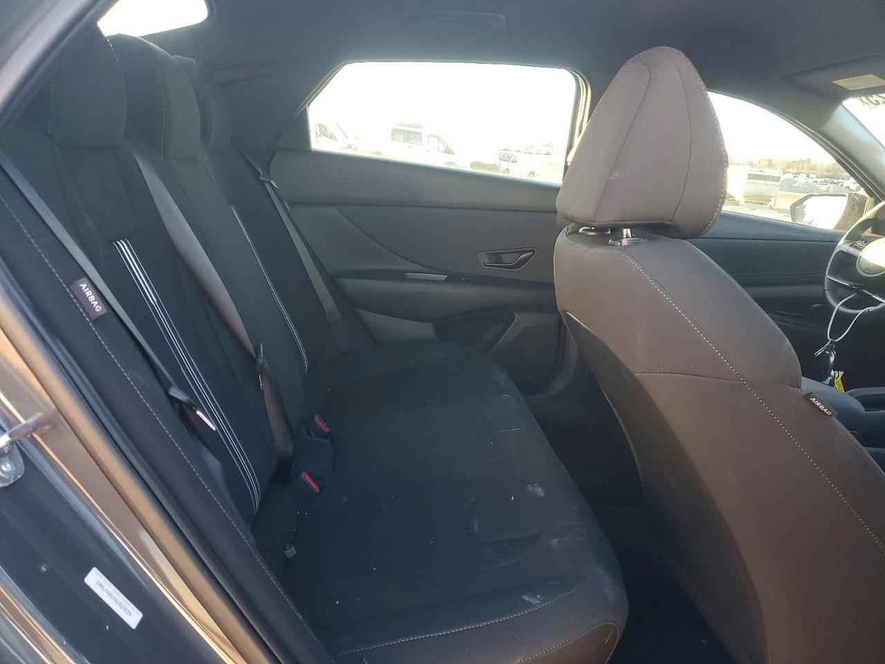 2025 HYUNDAI ELANTRA SEL SPORT photo 10