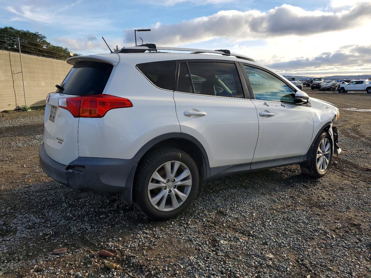 2013 TOYOTA RAV4 LIMITED photo 3