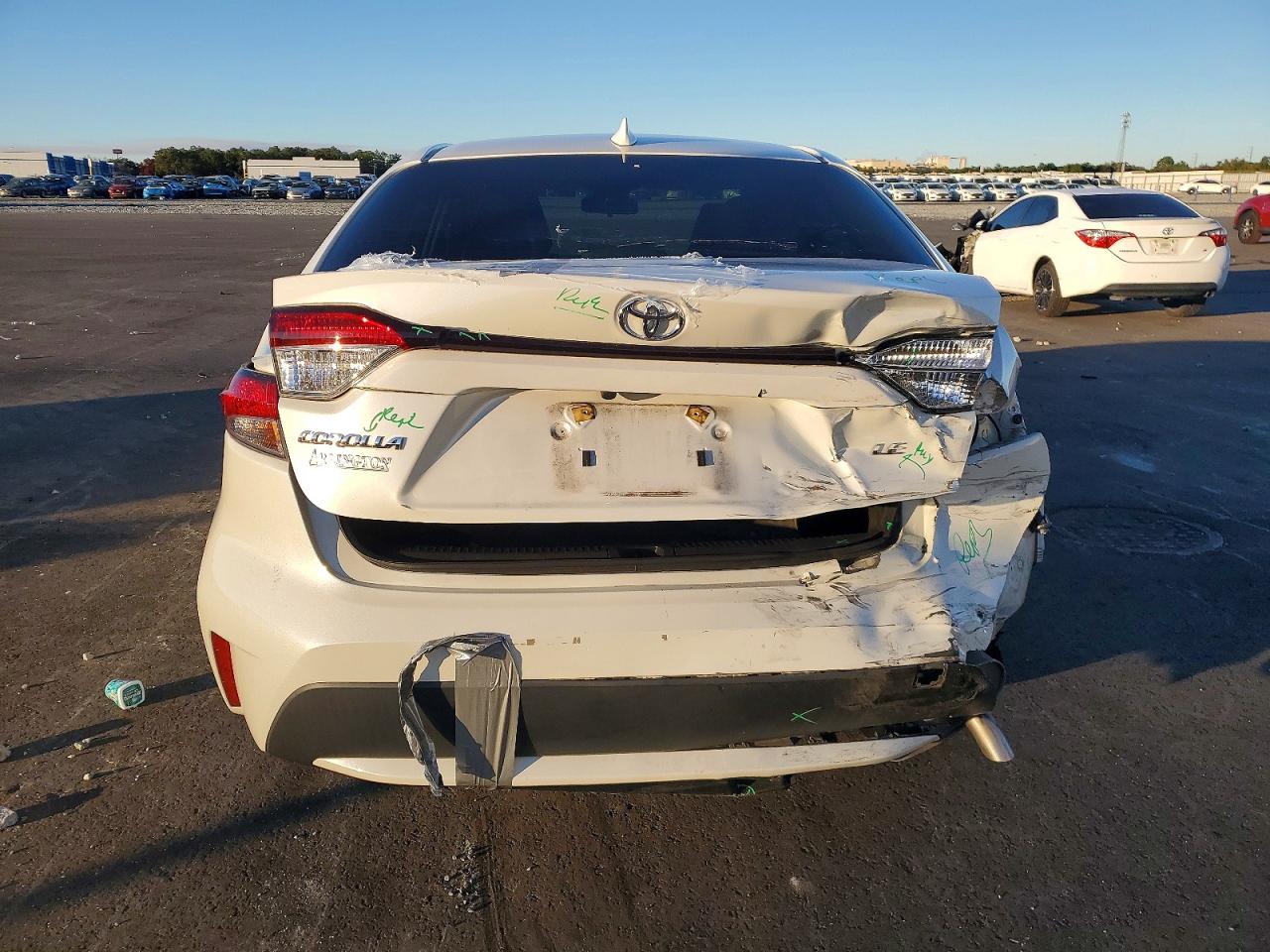 2021 TOYOTA COROLLA LE photo 6