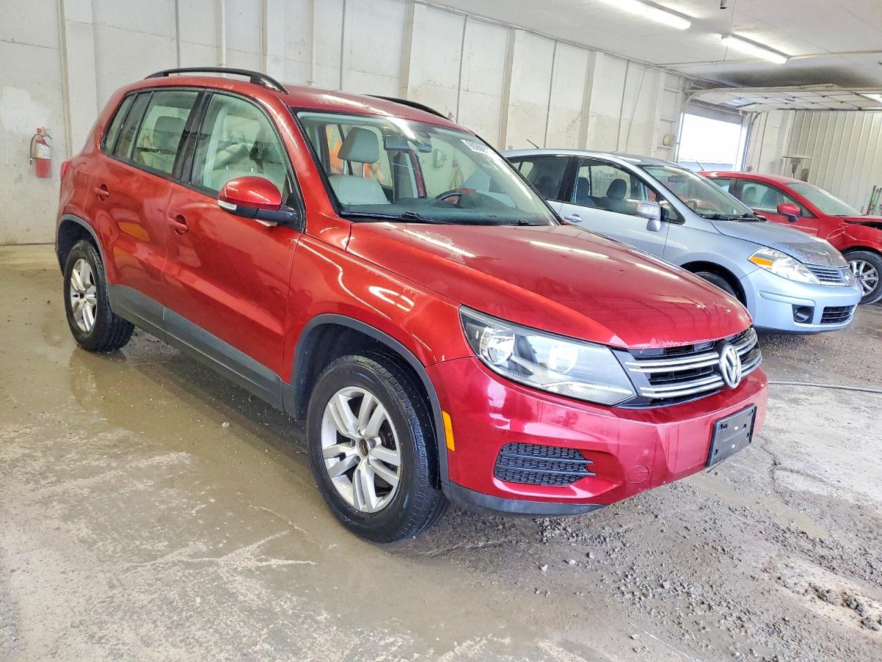 2016 VOLKSWAGEN TIGUAN S photo 4