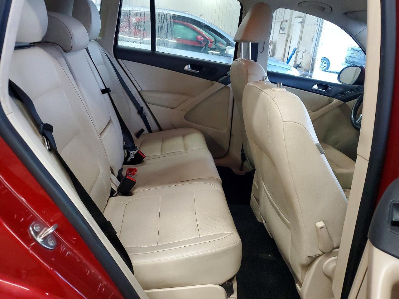 2016 VOLKSWAGEN TIGUAN S photo 11